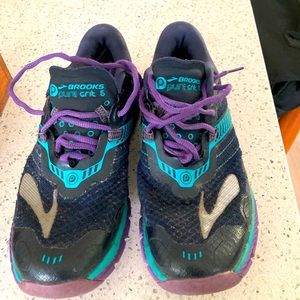 Trail running shoes